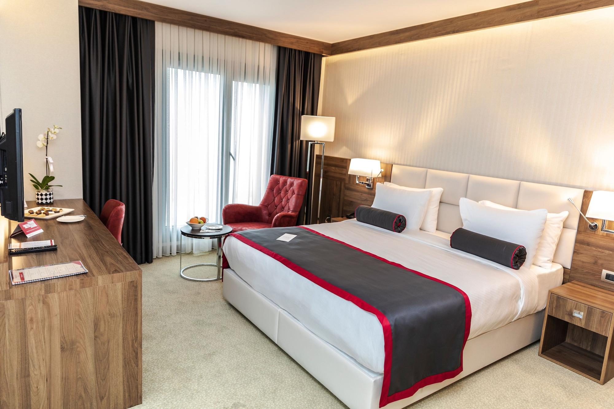 รามาดา บาย วินด์แฮม เบย์ลิกดูซู Hotel อิสตันบูล ภายนอก รูปภาพ